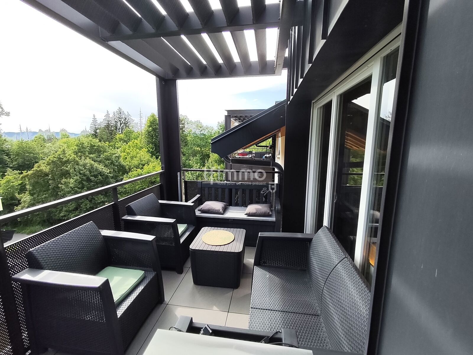 Appartement en dernier étage avec terrasse et vue dégagée  - Salon de jardin