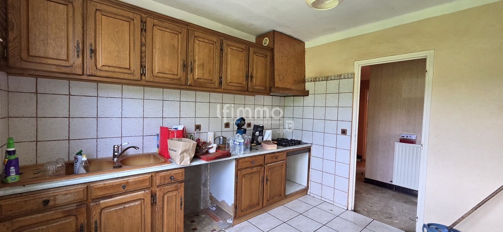 Maison avec extérieur et garage - 20250521 111021