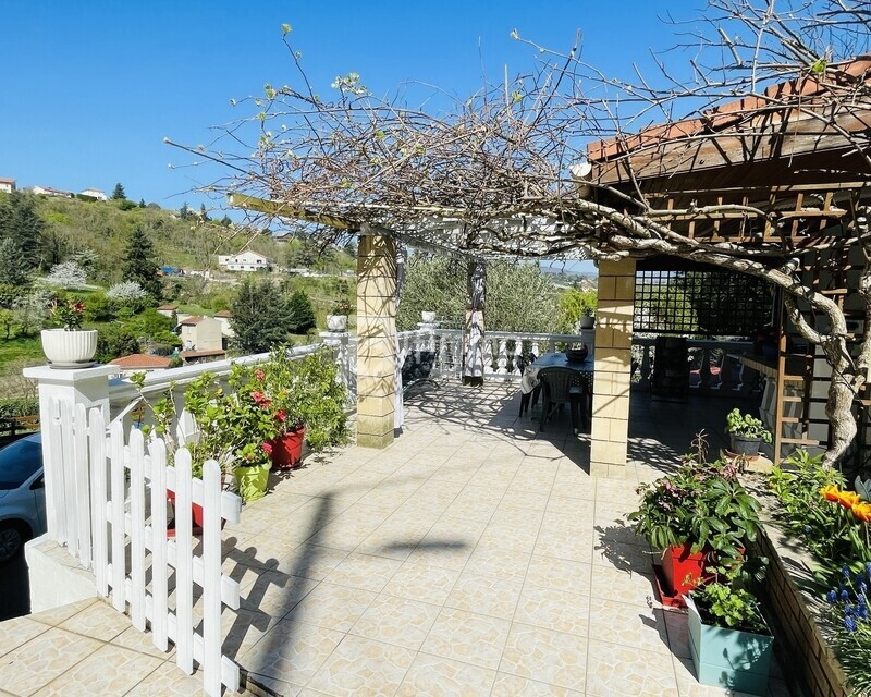 Maison de charme rénovée – 163 m² | Havre de paix à la campagne - terrsse 80 m² By Lf immo Mornant pascale vartanian