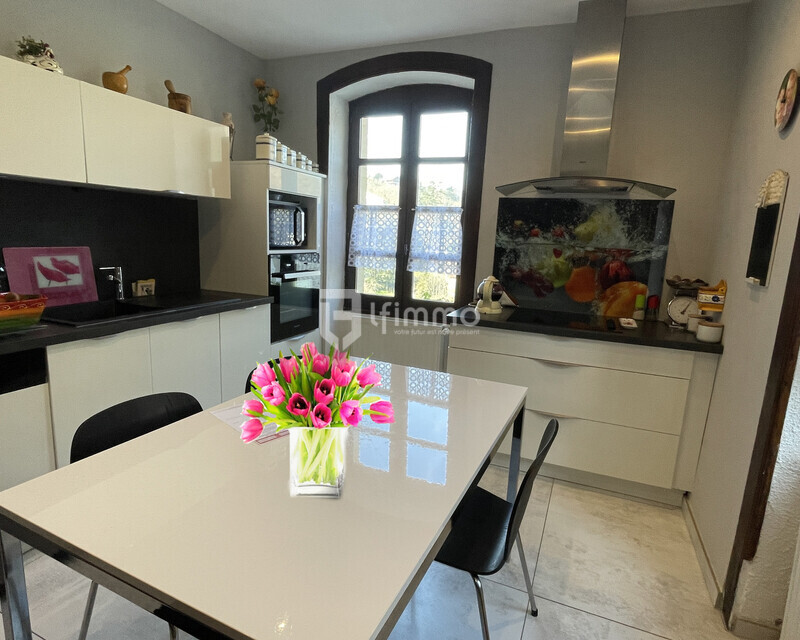 Maison de charme rénovée – 163 m² | Havre de paix à la campagne - Cuisine By Lf immo Mornant pascale vartanian 