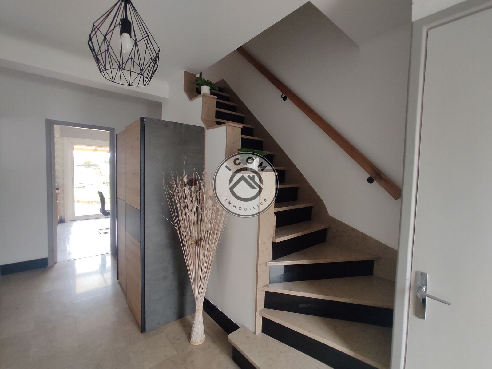 Maison individuelle semi plain pied proche de tous commerces - Img 20250220 151041