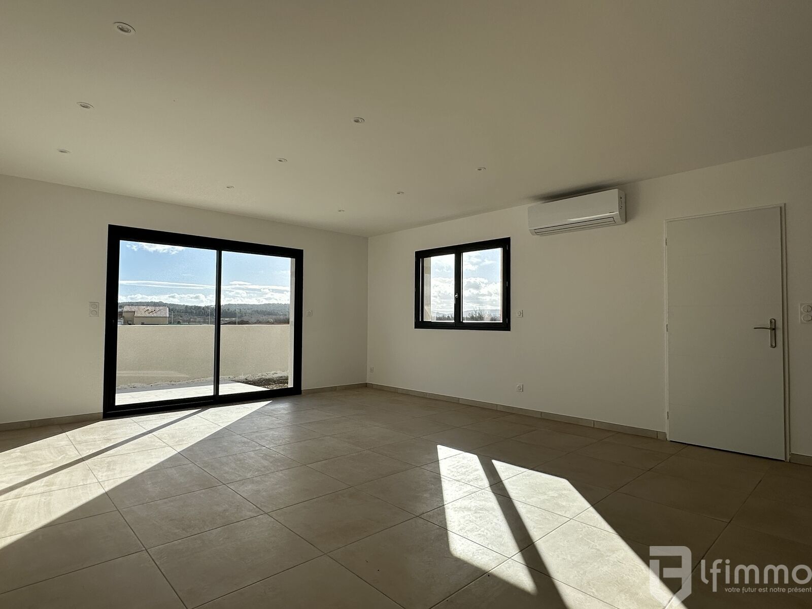 Maison plain-pied 90 m2  – Confort, économies et cadre idéal ! - Img 4870