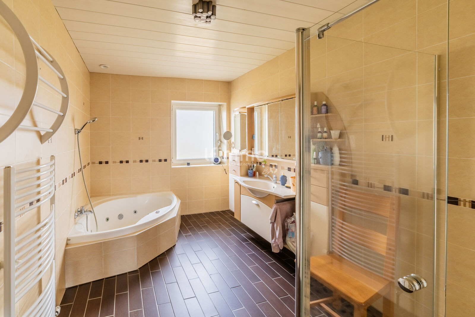 Sous-Offre : Maison Familiale, de 2004, dotée de beaux volumes. - 26 février 2025-15415c9a2876-hdr