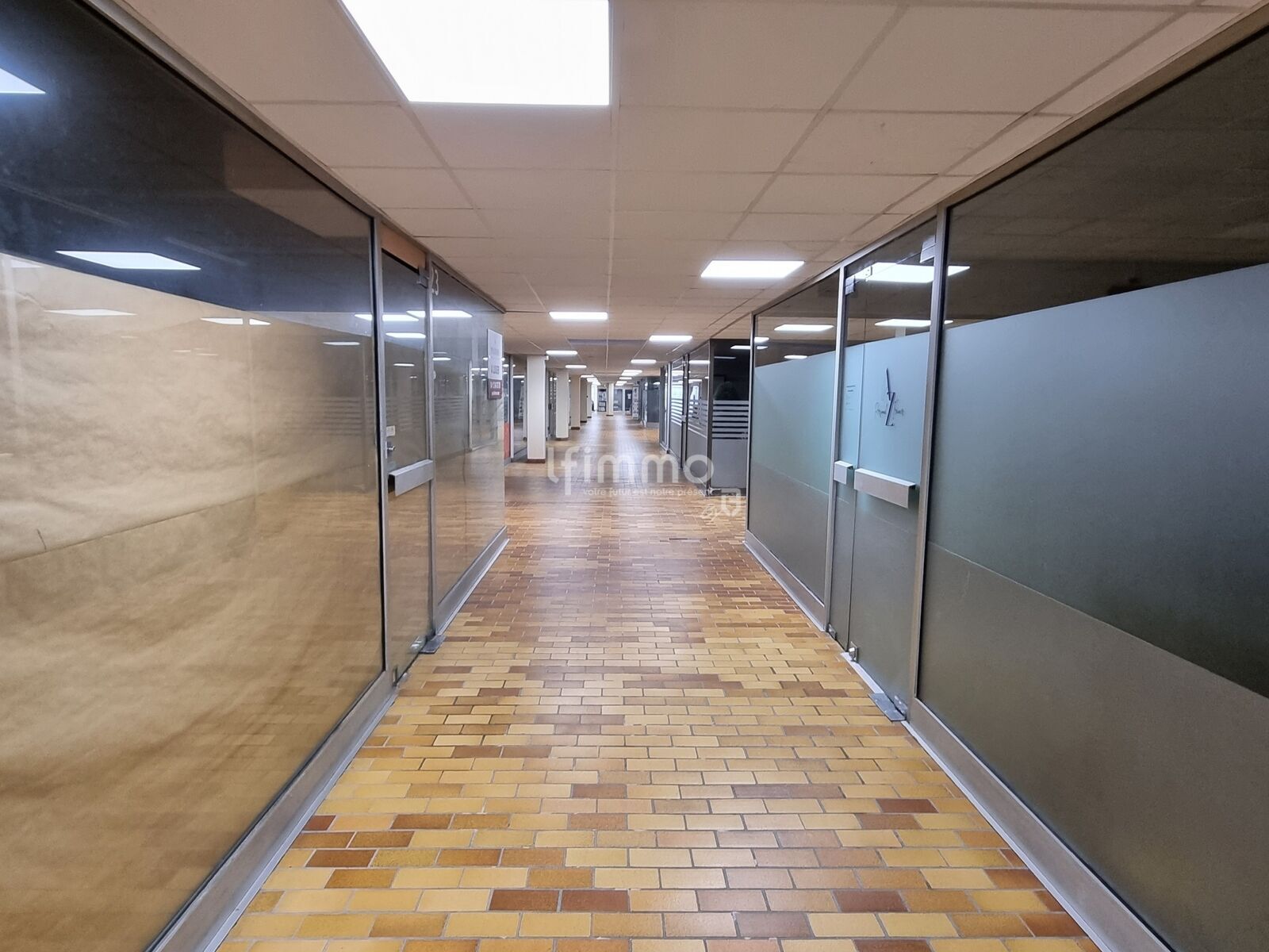 Local bureau 77m2 - Jean Mermoz 13008 - Img 3939