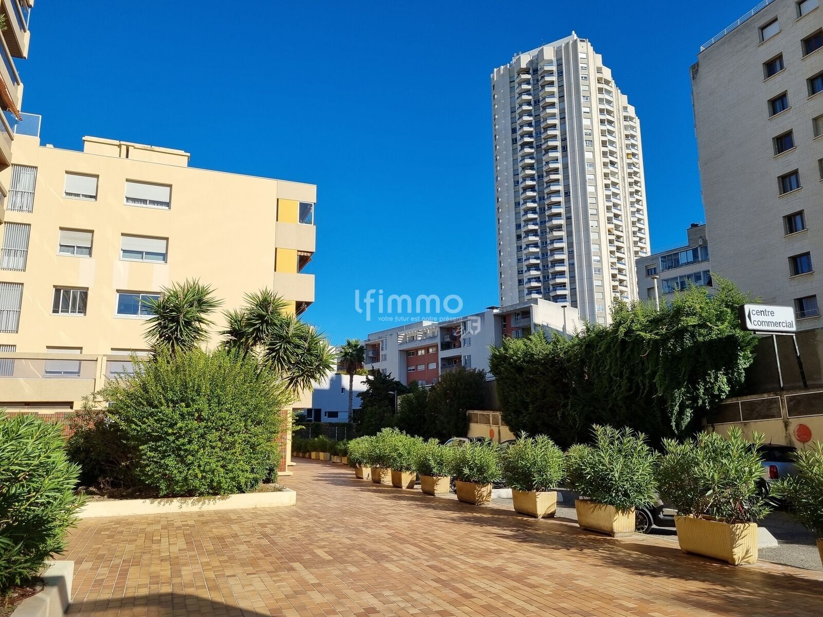 Local bureau 77m2 - Jean Mermoz 13008 - Img 3947