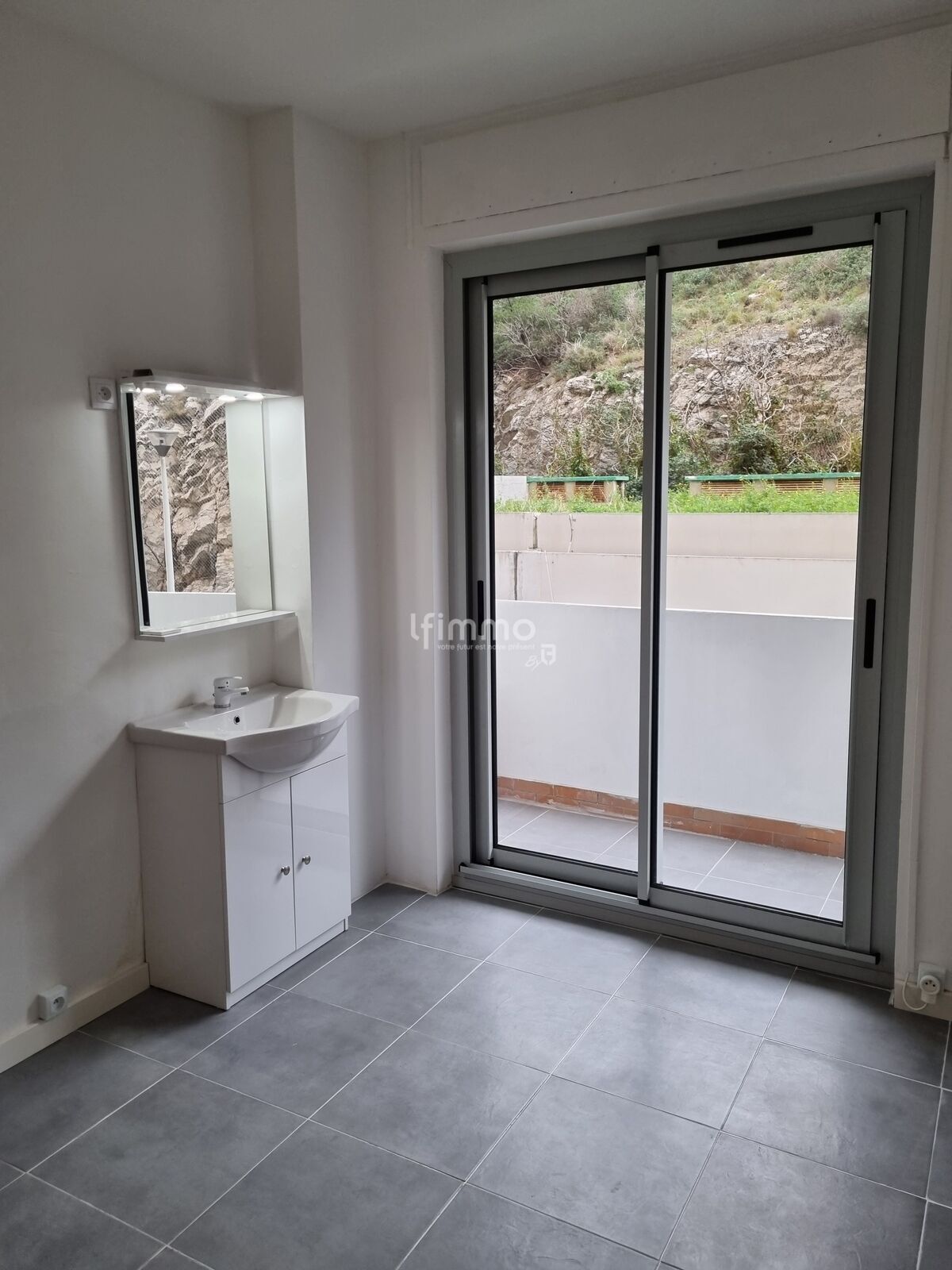 Lot de trois studettes - Super Cadenelle 13008 - Img 3925