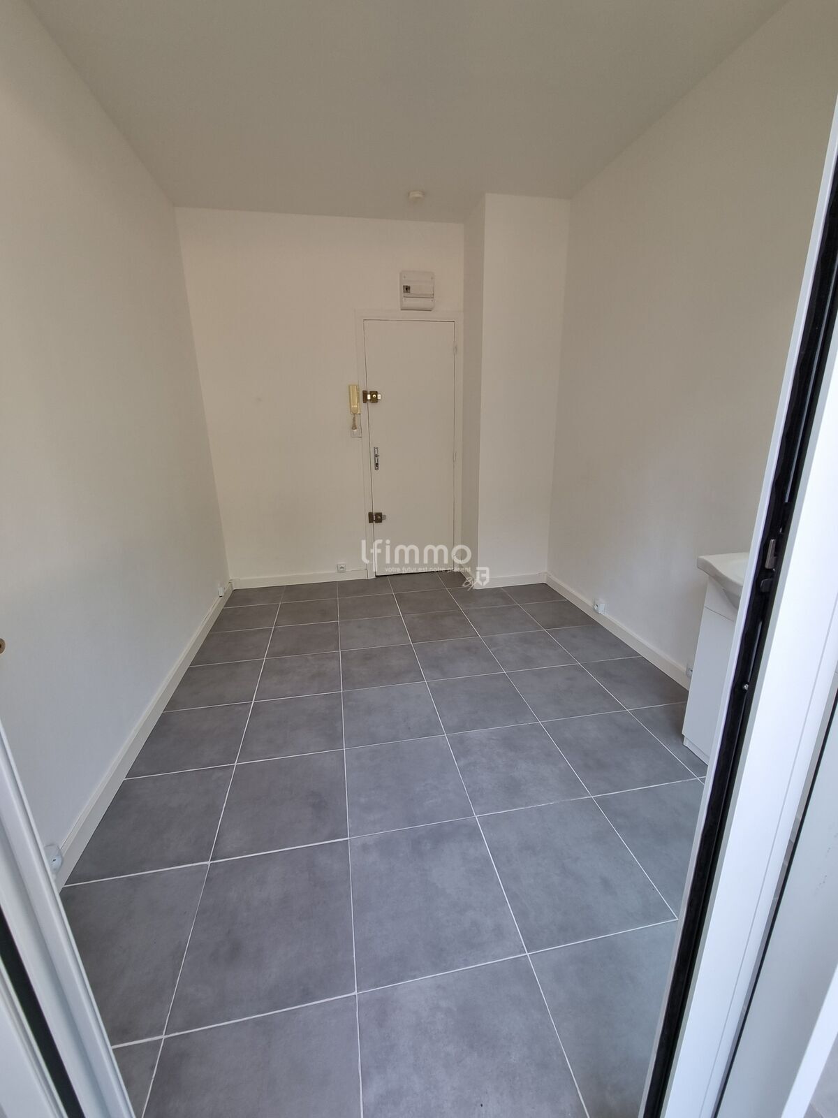 Lot de trois studettes - Super Cadenelle 13008 - Img 3924