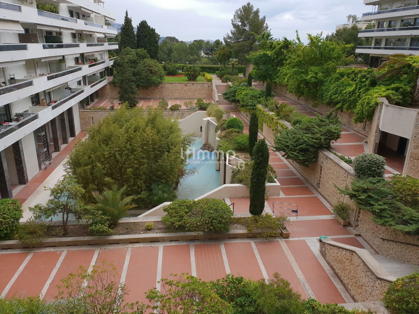 Lot de trois studettes - Super Cadenelle 13008 - Img 3927