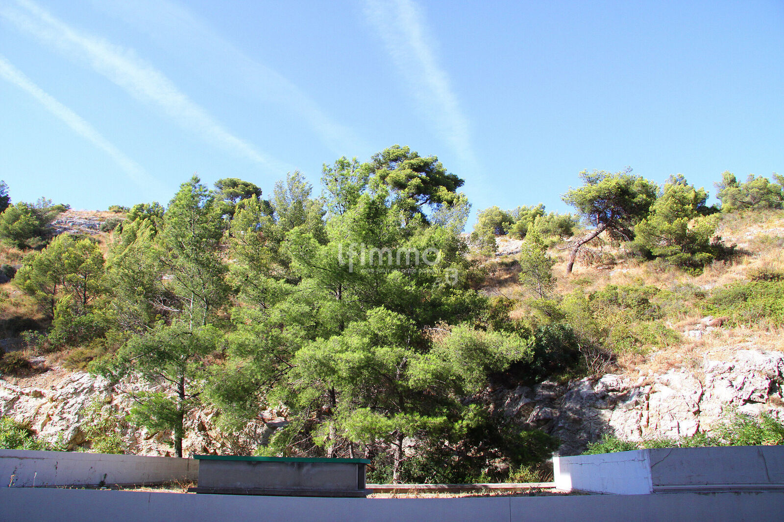 Lot de trois studettes - Super Cadenelle 13008 - Img 3923