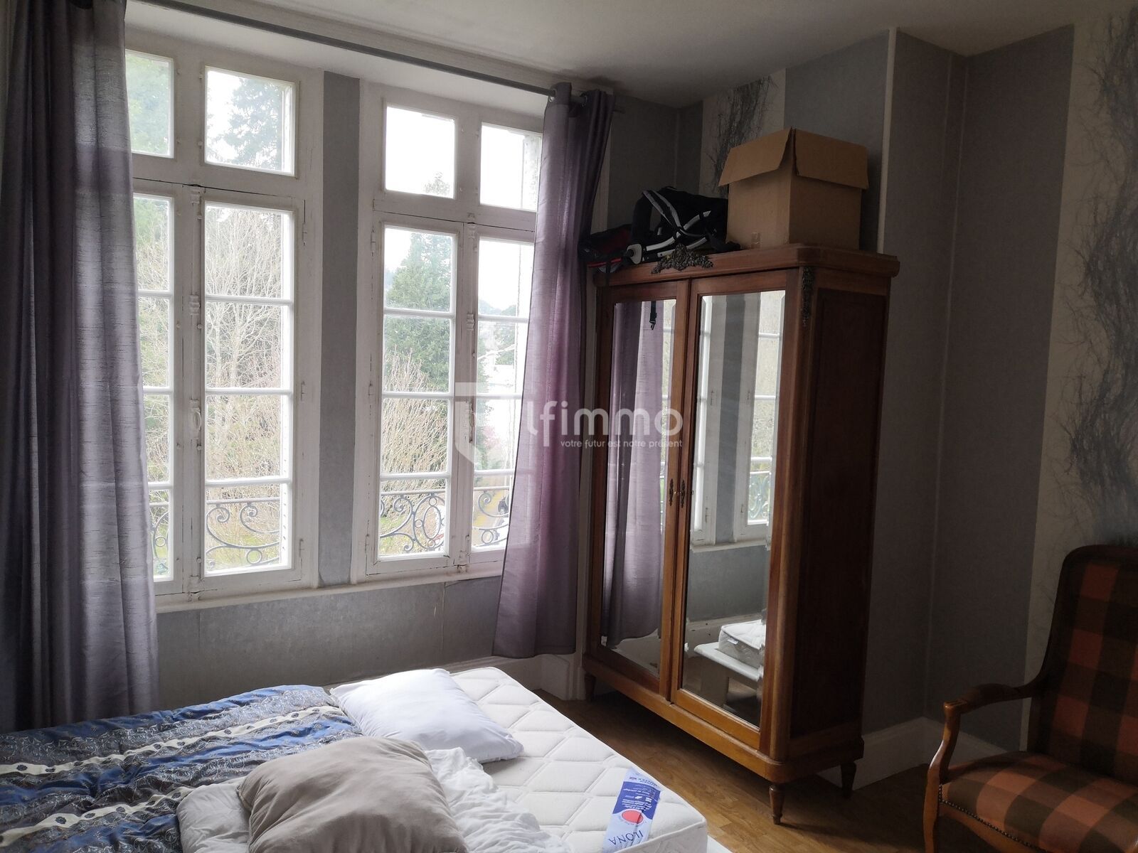 Trop tard ! En route vers son acte authentique ! - Deux fenêtres ici...