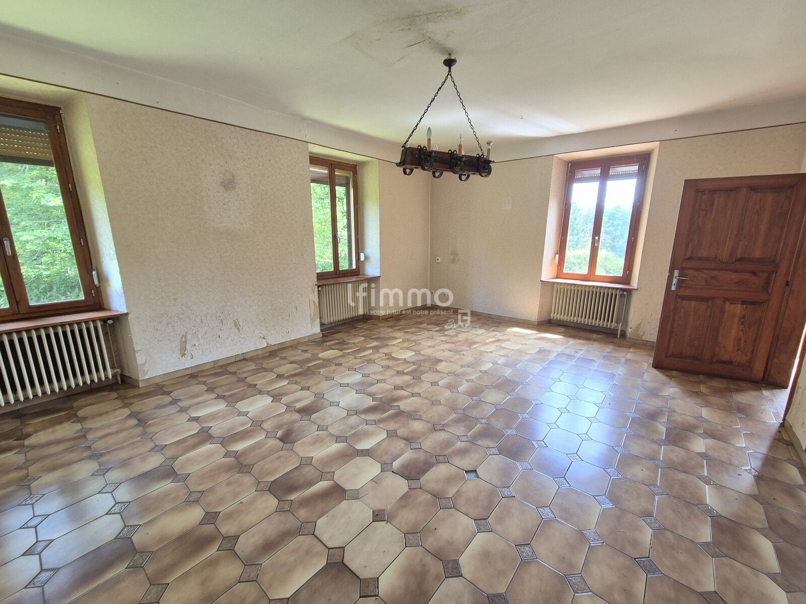 Maison forestière d'environ 159 m2 habitables sous offre. - 20250614 121628