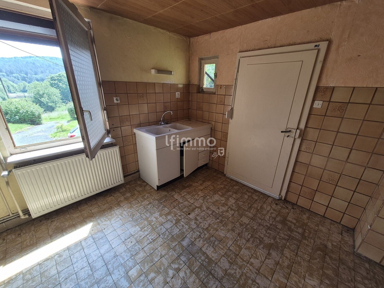 Maison forestière d'environ 159 m2 habitables sous offre. - 20250614 121436