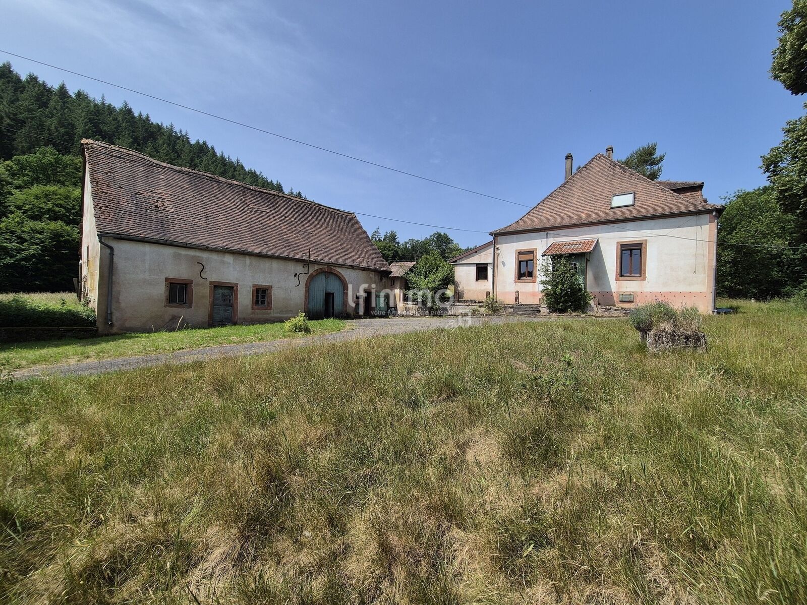 Maison forestière d'environ 159 m2 habitables sous offre. - 20250614 122358