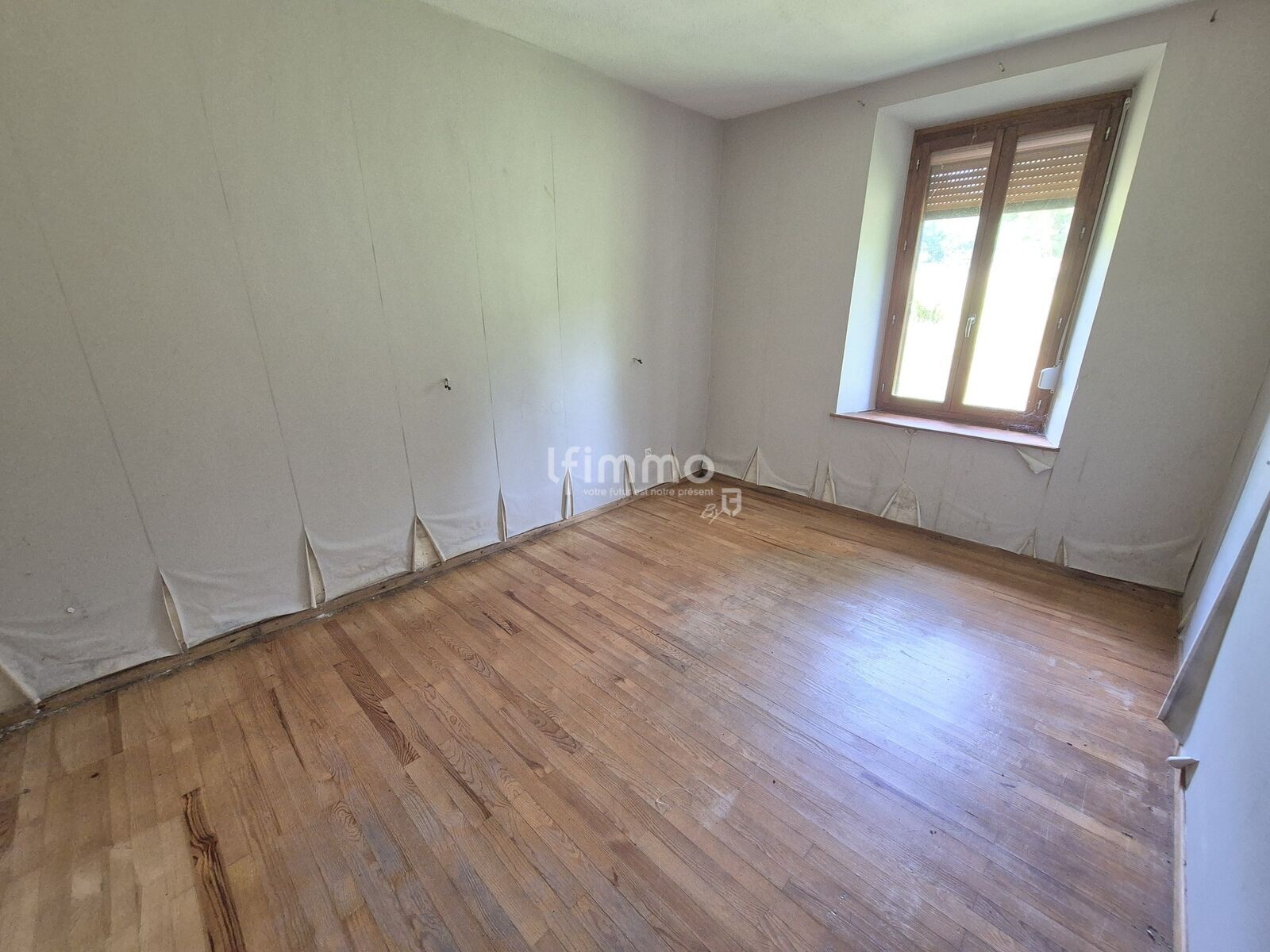 Maison forestière d'environ 159 m2 habitables sous offre. - 20250614 121807