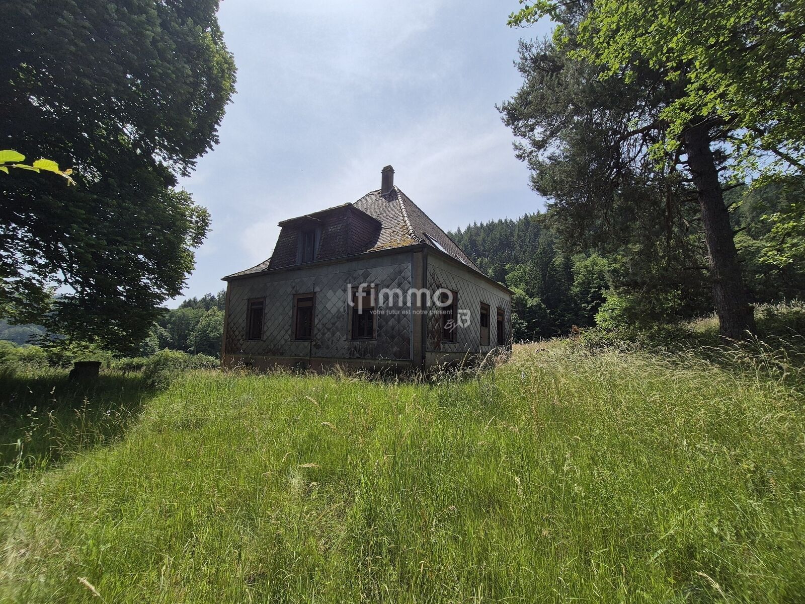 Maison forestière d'environ 159 m2 habitables sous offre. - 20250614 122751