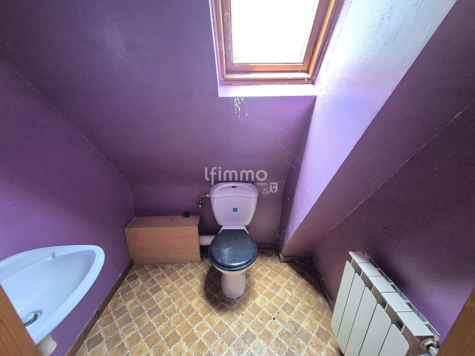 Maison forestière d'environ 159 m2 habitables sous offre. - 20250614 121913