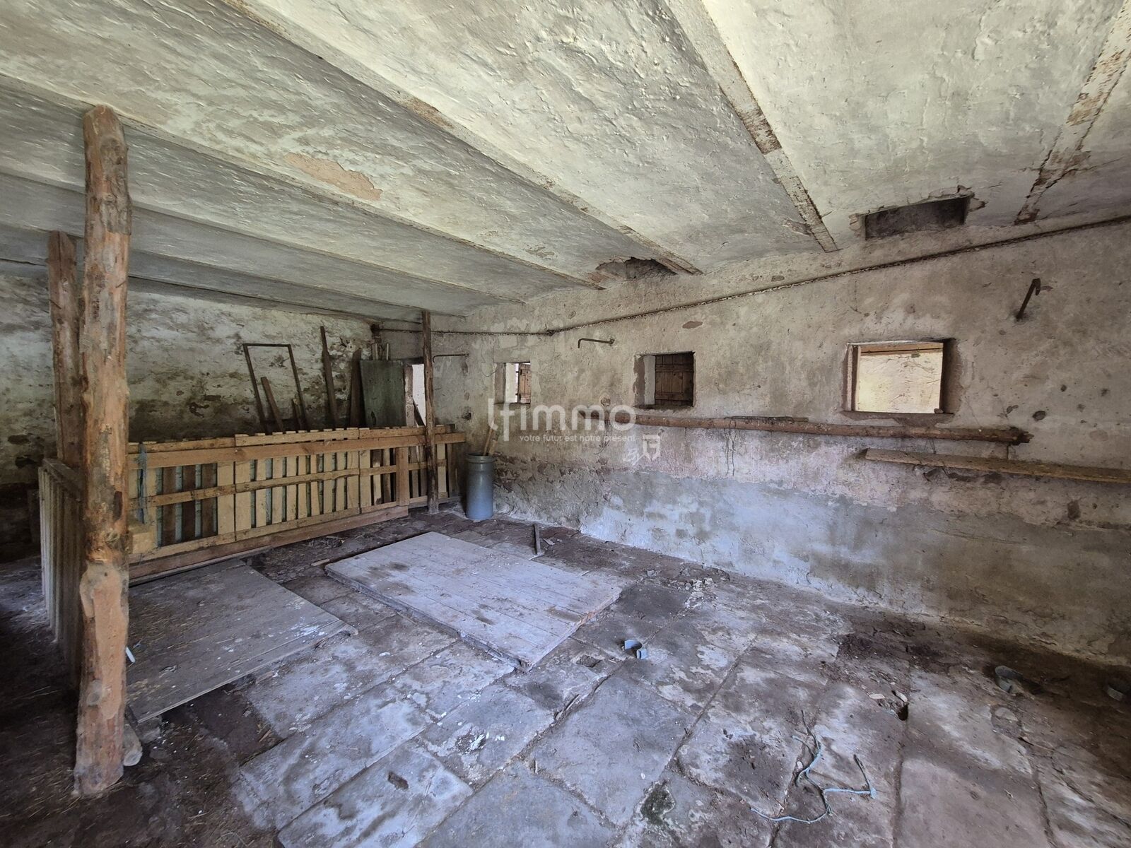 Maison forestière d'environ 159 m2 habitables sous offre. - 20250611 101235