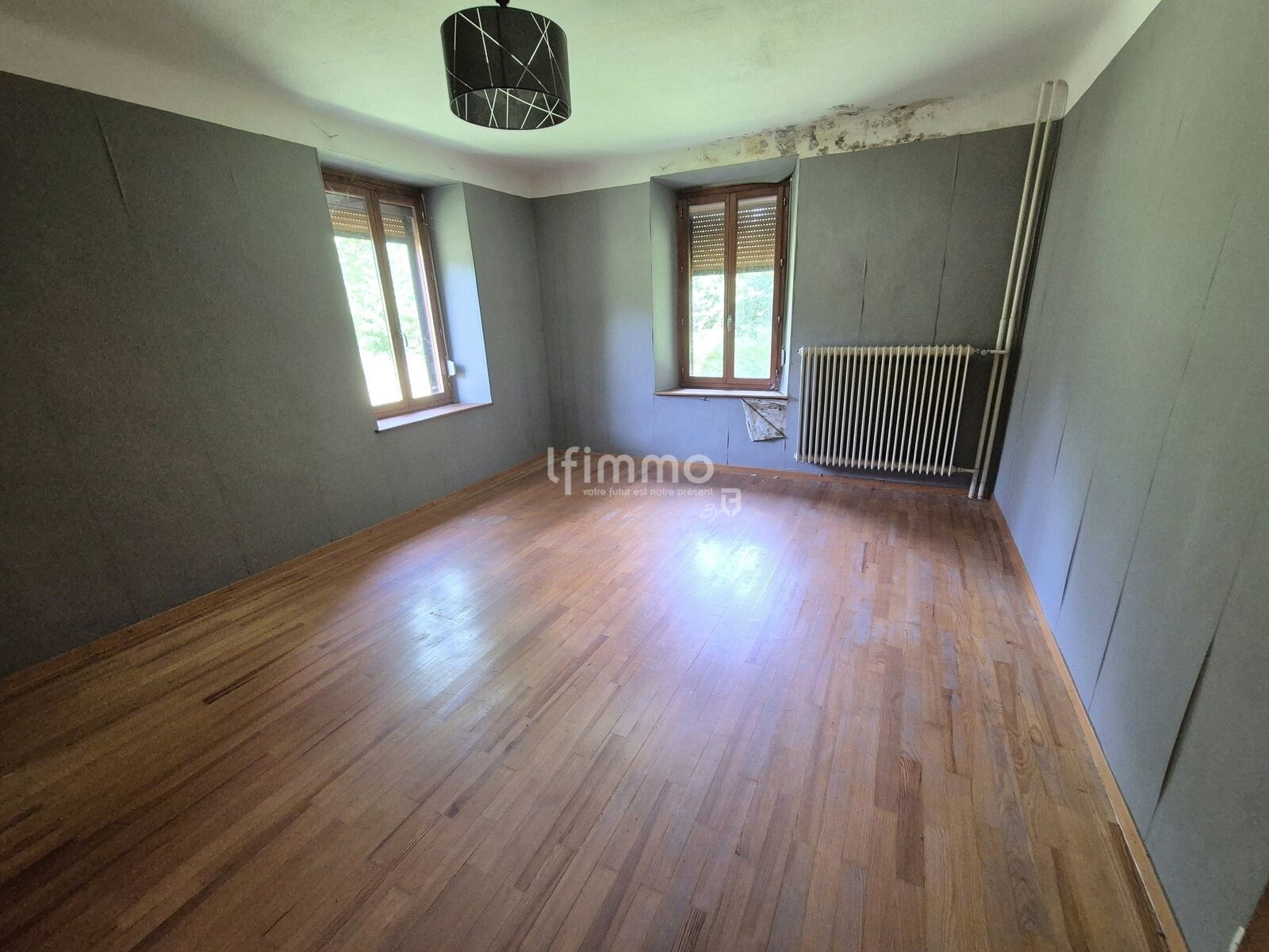 Maison forestière d'environ 159 m2 habitables sous offre. - 20250614 121704  1