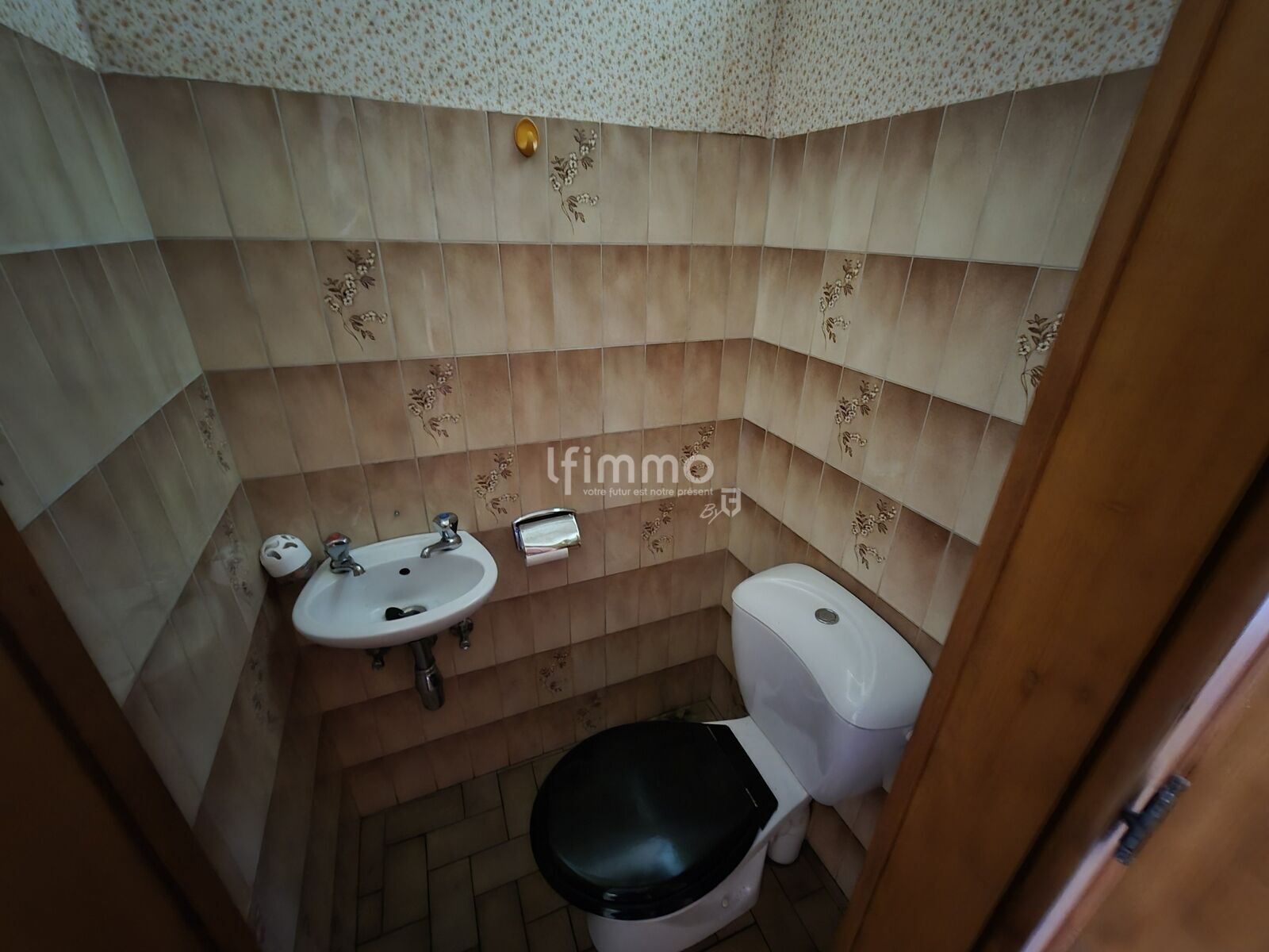 Maison forestière d'environ 159 m2 habitables sous offre. - 20250614 121726