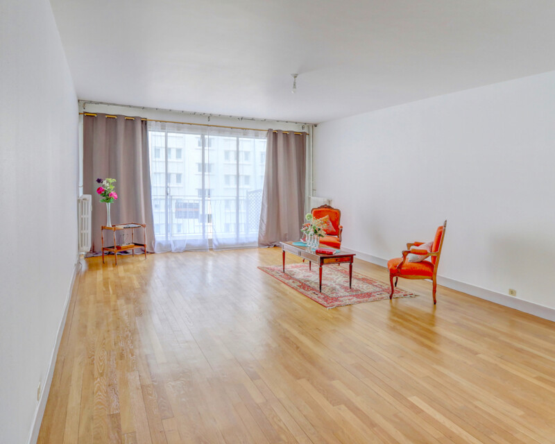Grand appartement de 109 m², estimé à 710 000 euros - Salon-séjour