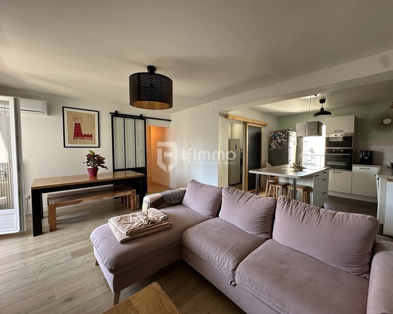 Appartement T4 rénové, dernier étage parking cave balcon - Img 8344