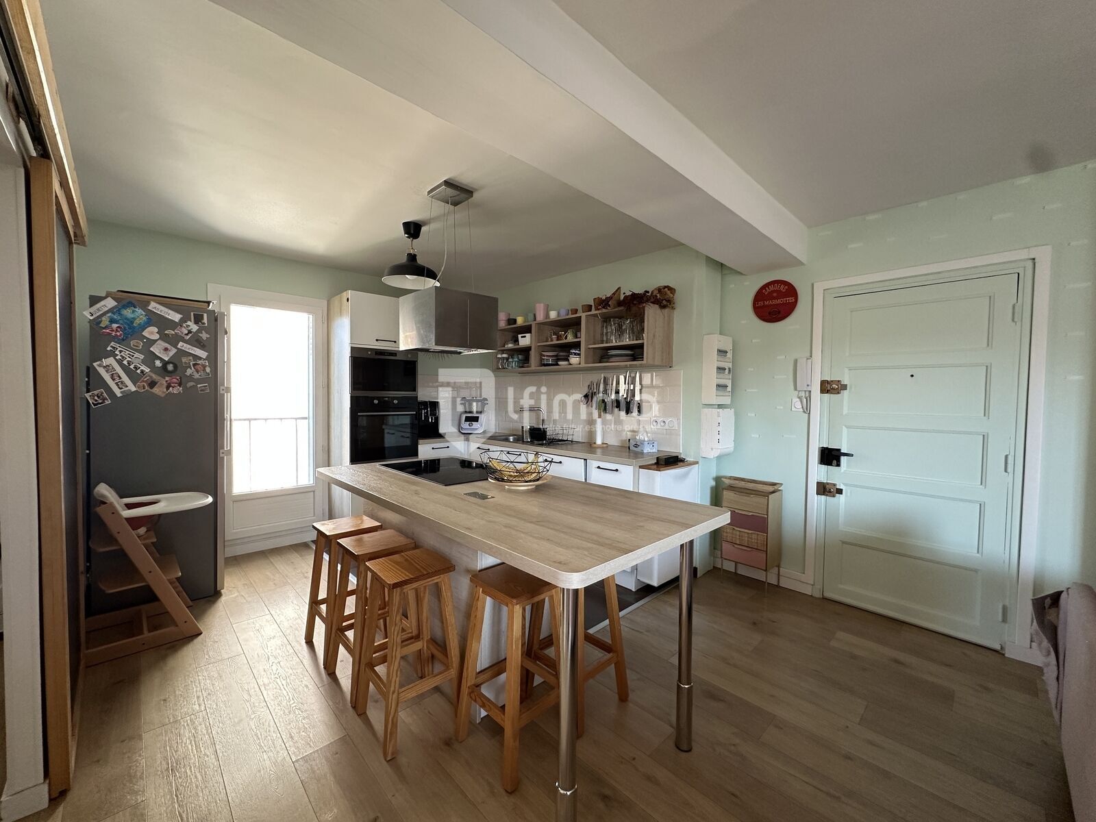 Appartement T4 rénové, dernier étage parking cave balcon - Img 8342