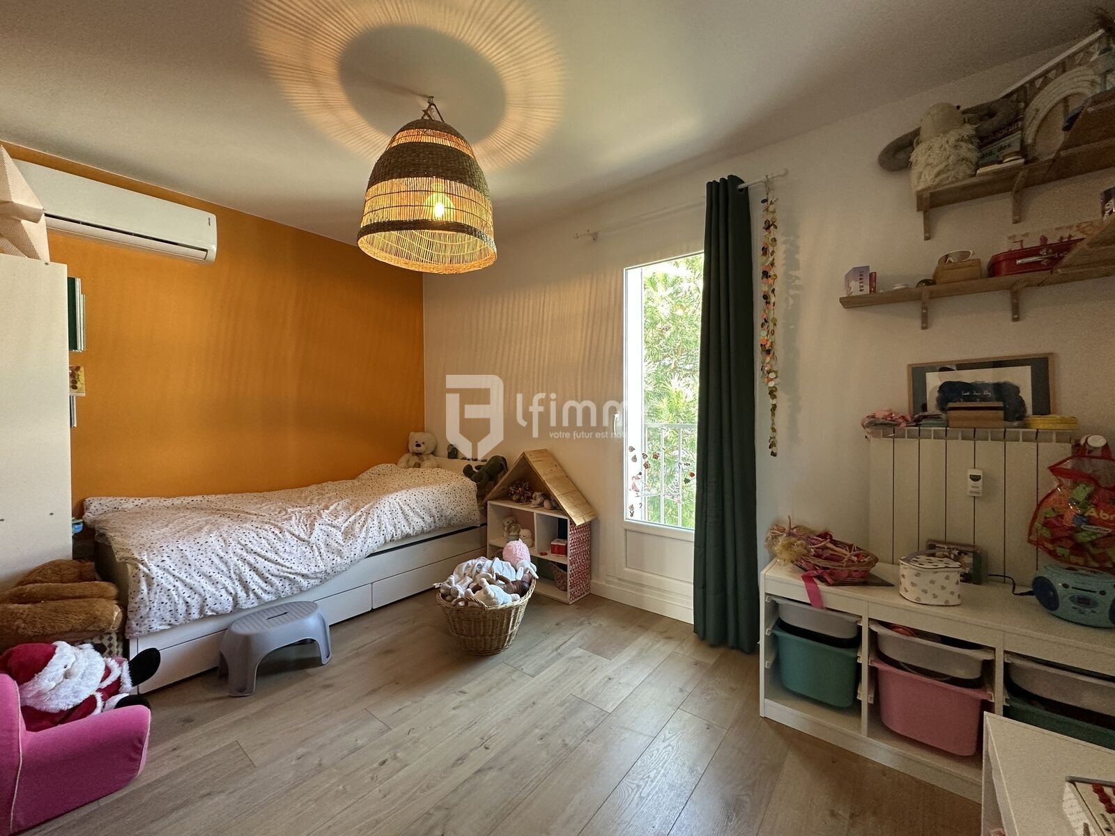 Appartement T4 rénové, dernier étage parking cave balcon - Img 8282