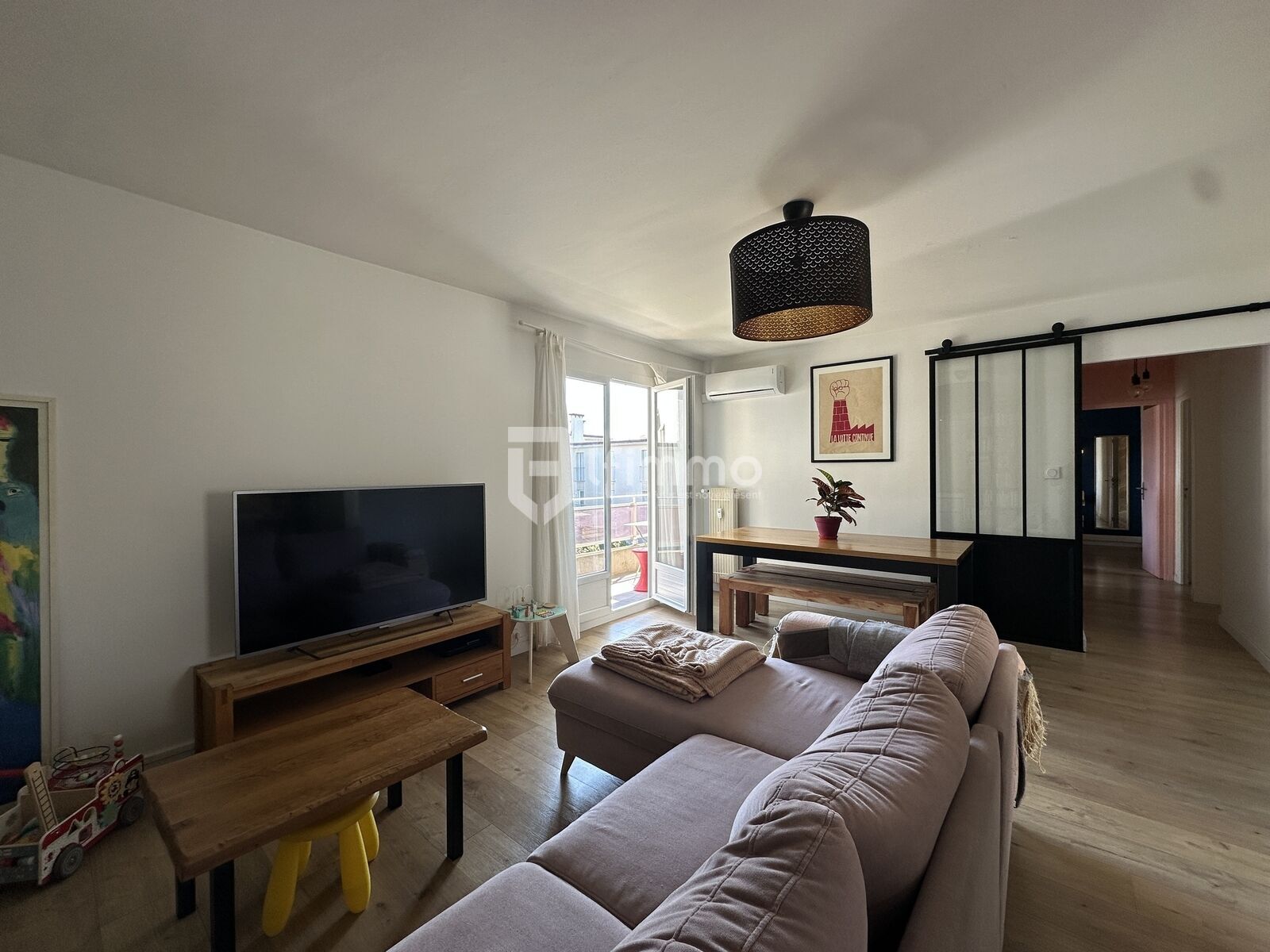 Appartement T4 rénové, dernier étage parking cave balcon - Img 8292