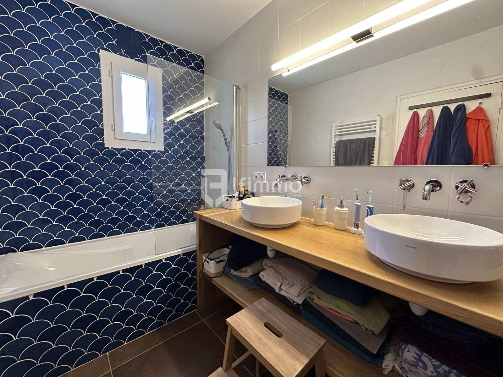 Appartement T4 rénové, dernier étage parking cave balcon - Img 8290