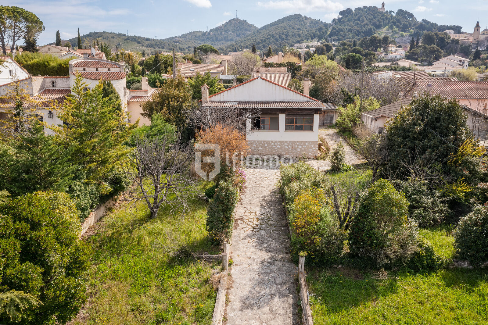 Maison traditionelle - 90m2 - 4P - Jardin 1300 m2 - Drone 2