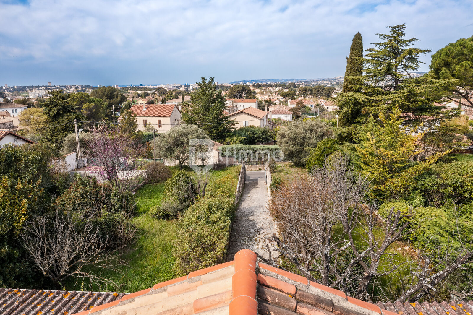 Maison traditionelle - 90m2 - 4P - Jardin 1300 m2 - Drone jardin avant