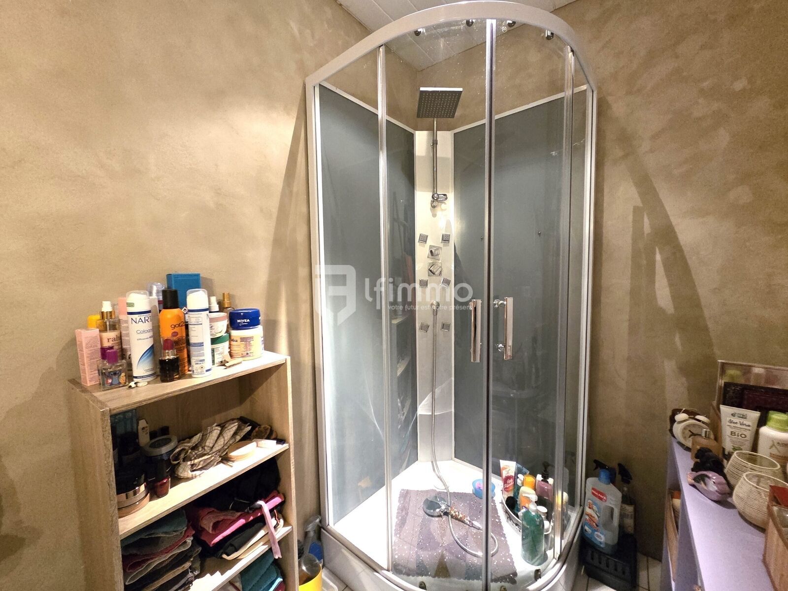 Maison d'habitation avec grande dépendance proche du centre ville! - Sdb 2