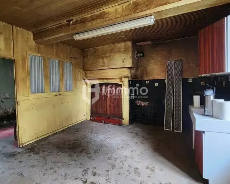 Maison à rénover avec un beau potentiel - 55066d26-f31c-4907-a7ce-4647075c6fe1