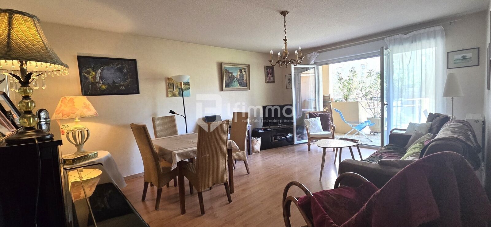 Bel appartement en centre ville avec terrasse, balcon et jardin! - Salon 1