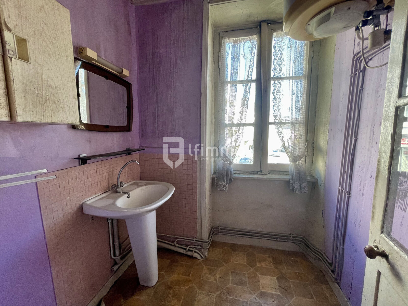 Maison à réhabiliter – Fort potentiel au centre ville de Quimper - Img 1075