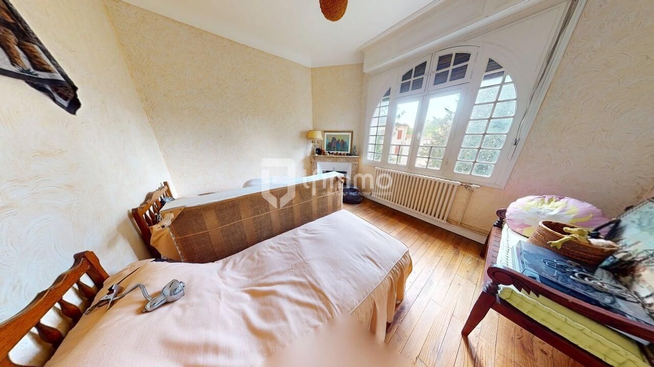 Maison de famille  - Une-maison-de-famille-au-charme-dantan-04172025 002023