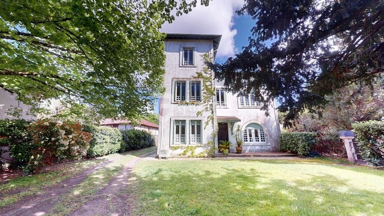 Maison de famille  - Une-maison-de-famille-au-charme-dantan-04172025 001613