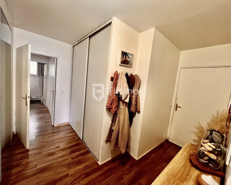 91100 Corbeil Essonne, F3 66m2 avec place de parking intérieur - Img 4897