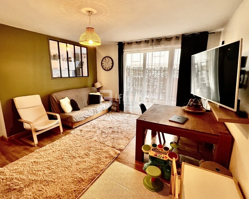 91100 Corbeil Essonne, F3 66m2 avec place de parking intérieur - Img 4889