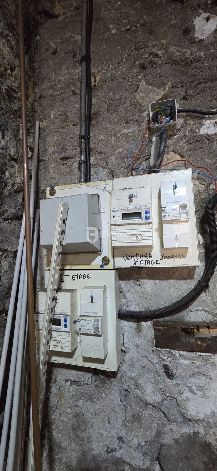 Immeuble 2 logements et garage de 120 m2 - 20250405 113135