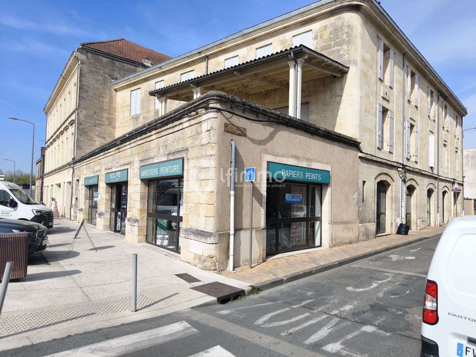 Mur et fonds de commerce 420m2 centre ville - Img 20250411 165714 1