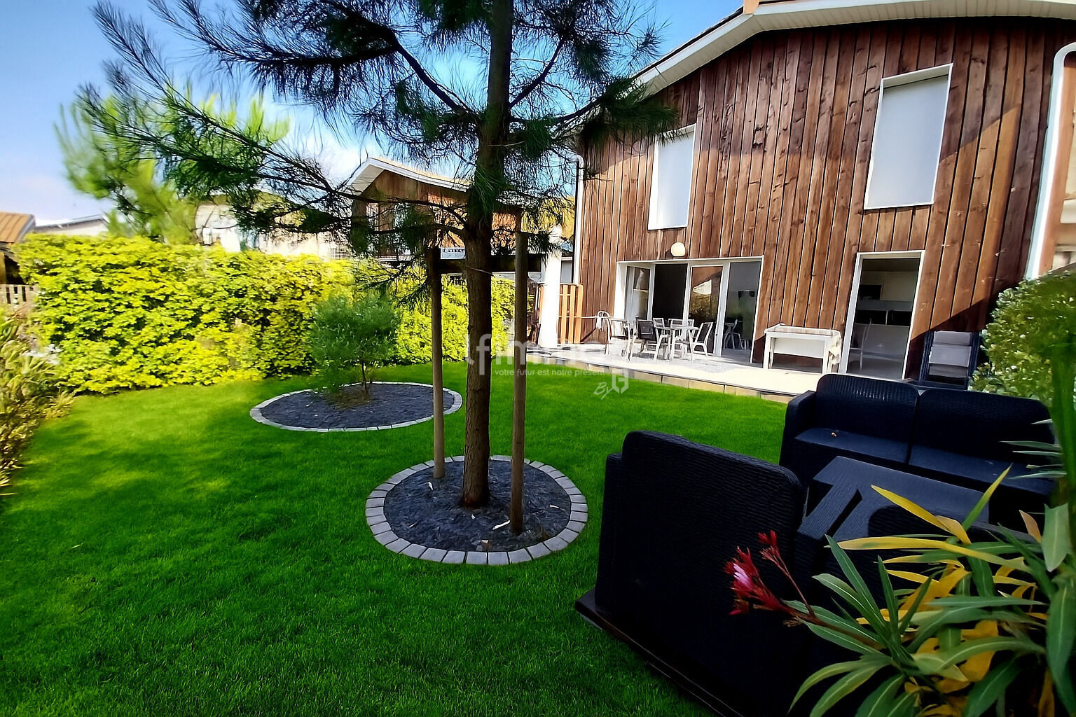 Maison 4 pièces 97 m2 jardin box et place de parking - Jardin