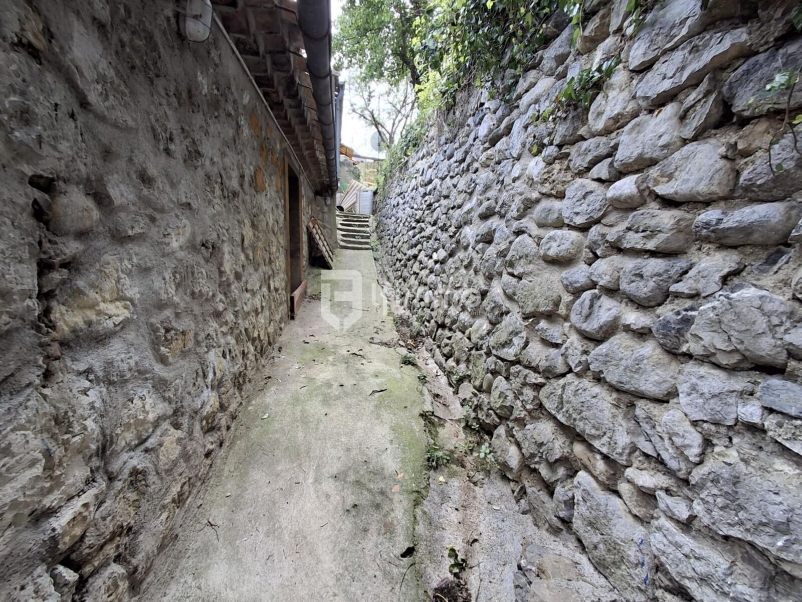 Maison avec jardin  - F4e1dc8d-65f4-4368-badc-6bd6b9c47461