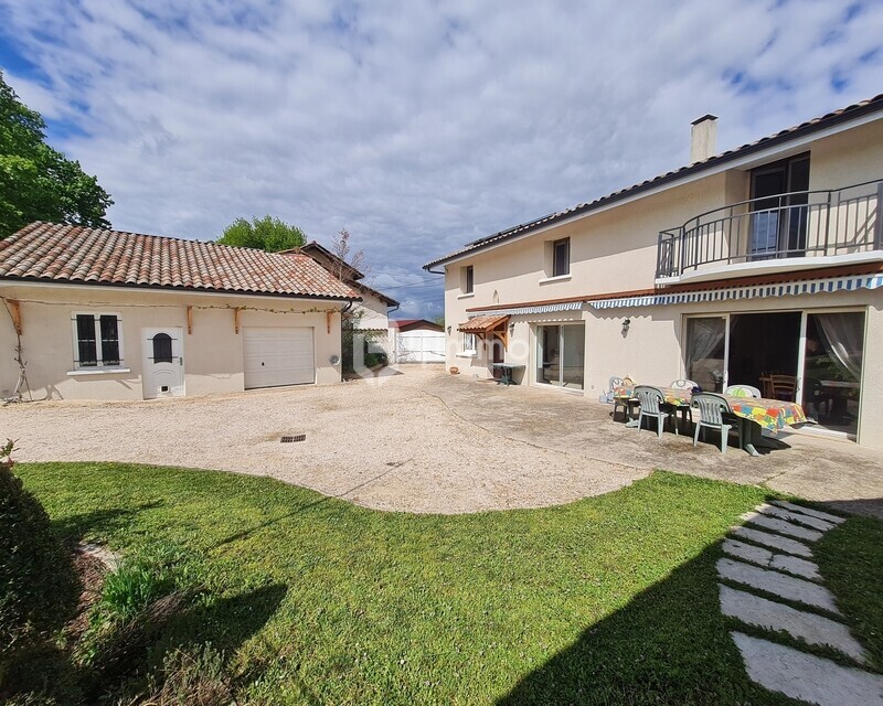 Maison 194.31m² Terrain 1000m² Piscine Garage - 20250424 112541