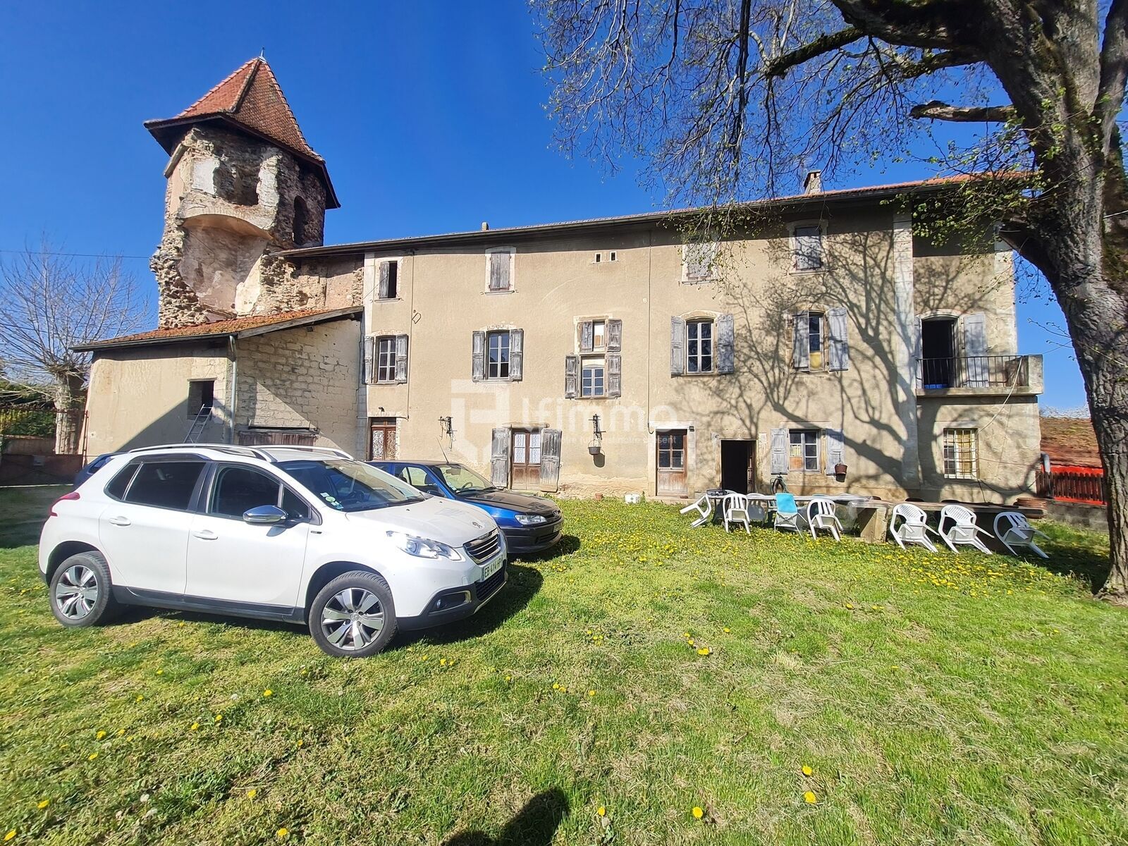 château médiéval 297m² dépendances préau caves - 20250410 104643