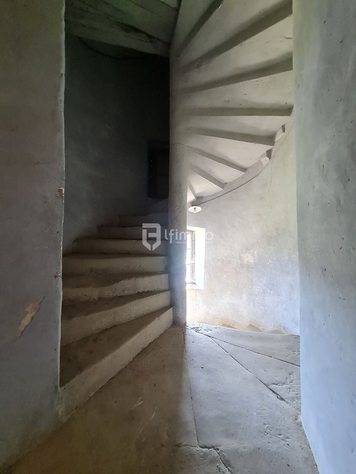 château médiéval 297m² dépendances préau caves - 20250410 110124  1