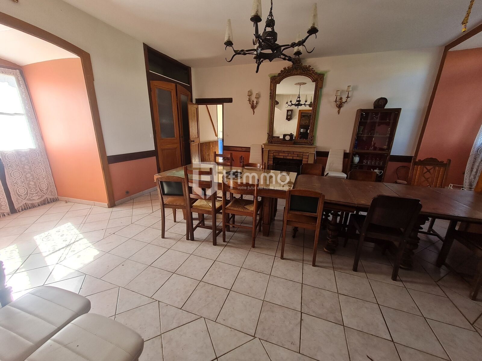 château médiéval 297m² dépendances préau caves - 20250410 110348