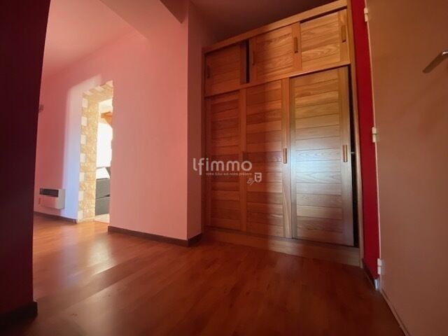 Appartement F4 en duplex avec balcon. - Photo wiesviller entrée