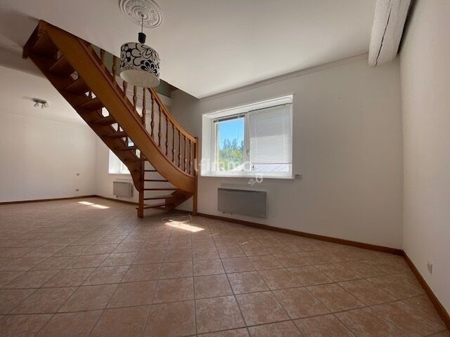 Appartement F4 en duplex avec balcon. - Photo wiesviller séjour