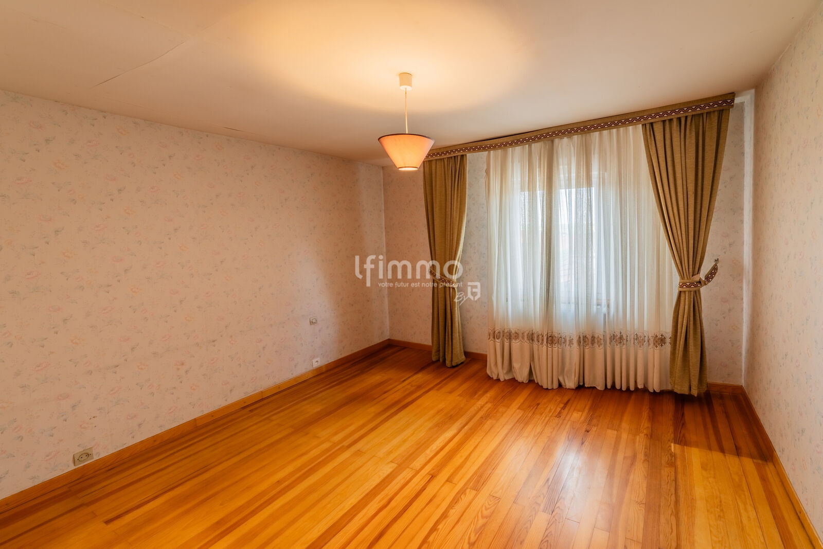 Maison ancienne - 07 mai 2025-12435c9a4153-hdr